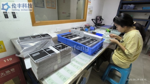 Stiker & Label: Solusi Tahan Lama dan Menarik untuk Branding & Lebih Banyak Lagi