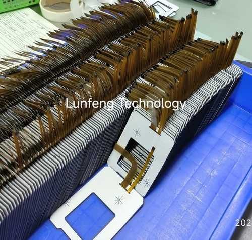 Berita perusahaan terbaru tentang Proses perakitan saklar membran sirkuit cetak fleksibel (FPC) di Lunfeng